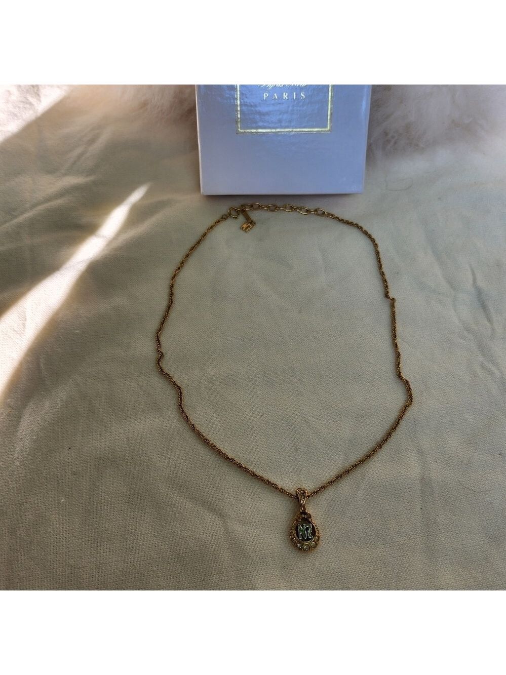 Nina Ricci Gold Tone Rhinestone pendant signed - Picture 3 of 14